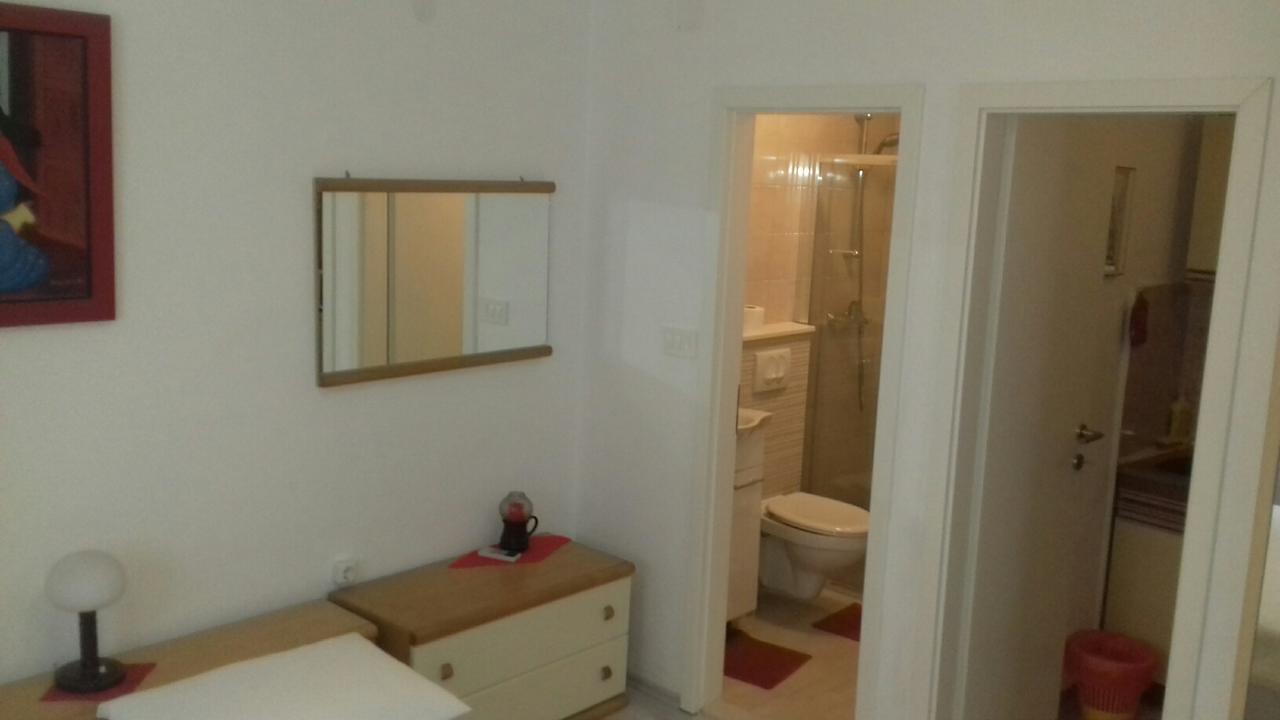 Apartments Ada Novak Đảo Hvar Ngoại thất bức ảnh